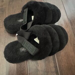 UGG womens Black Fuzzy Slippers size 7